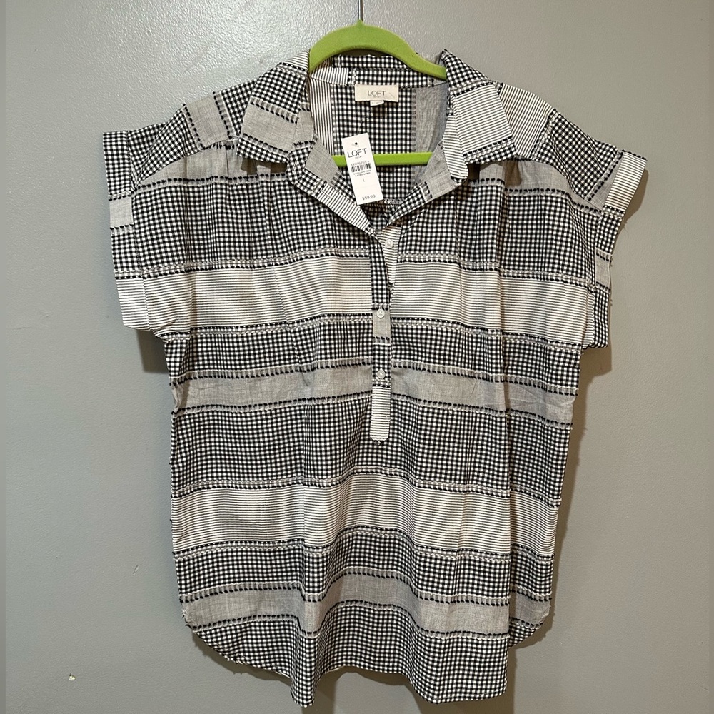 Loft Outlet Size Large Black and White Camp Shirt